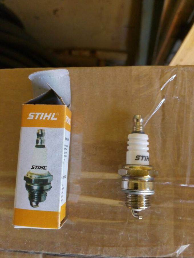 STIHL-de Kettingzaagvervangstukken kiezen het Witte L7T Zelfde van Eletrode uit zoals NGK BM6A